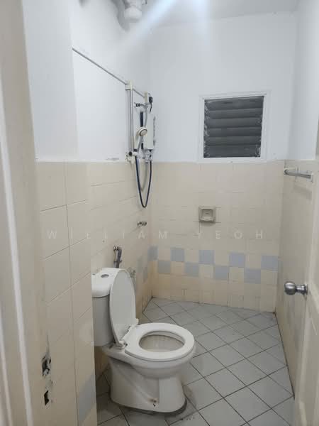Kondominium untuk Dijual di Menara Alpha - William Yeoh - Bathroom - PropertyGuru.com.my