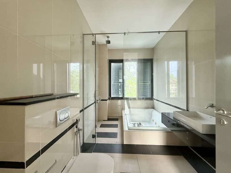 Bungalow for Sale in Saujana (Selangor) - Caindy Wong - Bathroom - PropertyGuru.com.my