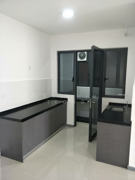 Servis Apartment untuk Disewa di United Point (Residensi Berpadu) - Benjamin Teong - Kitchen - PropertyGuru.com.my