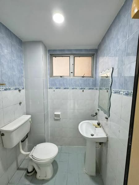 Pangsapuri untuk Dijual di Pangsapuri Persiaran Tanjung - Ellen Yeap - Bathroom - PropertyGuru.com.my