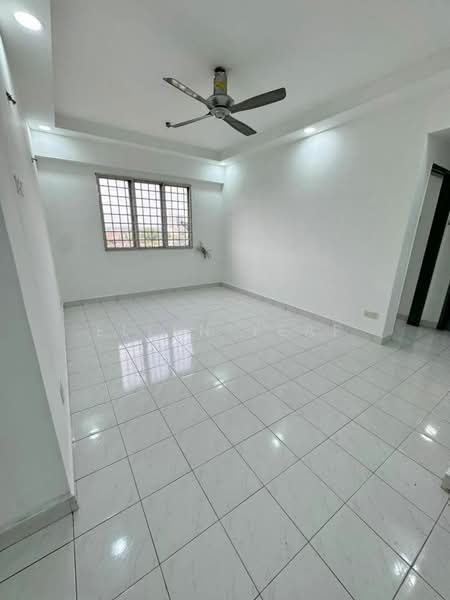 Pangsapuri untuk Dijual di Pangsapuri Persiaran Tanjung - Ellen Yeap - Interior - PropertyGuru.com.my