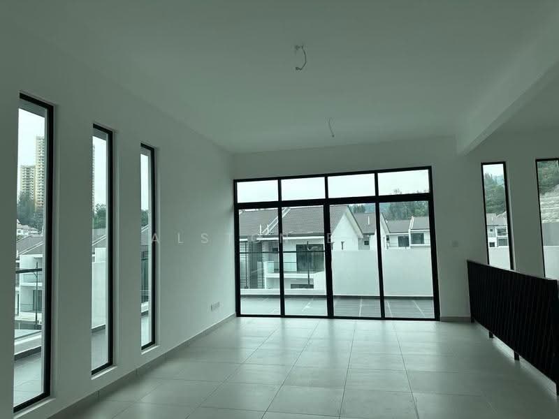 Semi-Detached House for Rent in Batu 9 (Cheras) - Alston Boo - Balcony - PropertyGuru.com.my