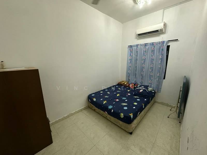 2-storey Terraced House for Rent in Taman Pantai Emas (Klebang) - Vinc Pheng - Bedroom - PropertyGuru.com.my