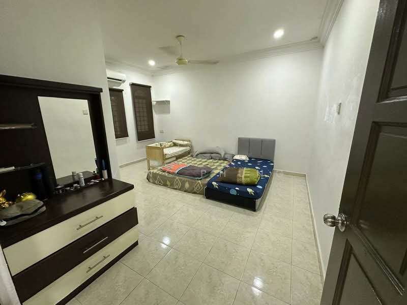 2-storey Terraced House for Rent in Taman Pantai Emas (Klebang) - Vinc Pheng - Bedroom - PropertyGuru.com.my