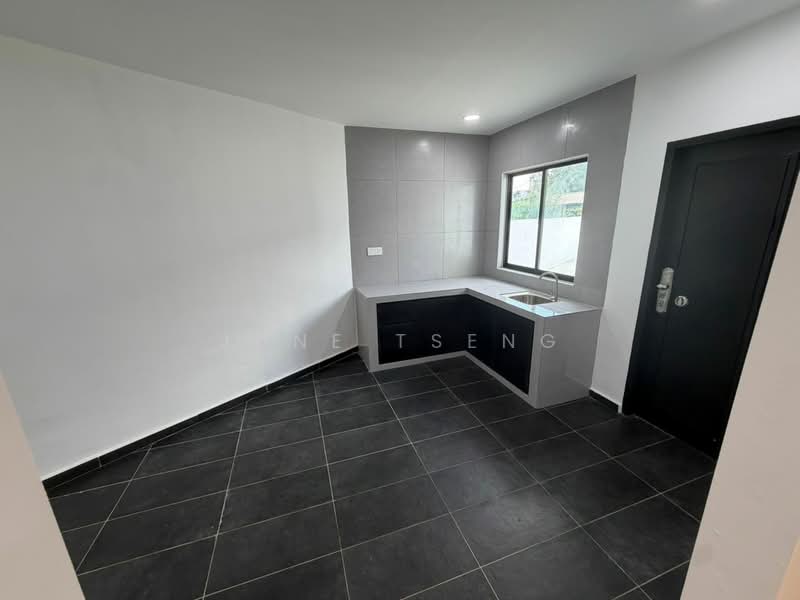 Terraced House for Sale in Taman Johor Jaya (Johor Bahru) - June Tseng - Kitchen - PropertyGuru.com.my