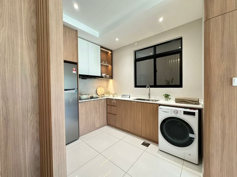 Service Residence for Sale at Topaz @ Crest@Austin - Freya Gan - Kitchen - PropertyGuru.com.my
