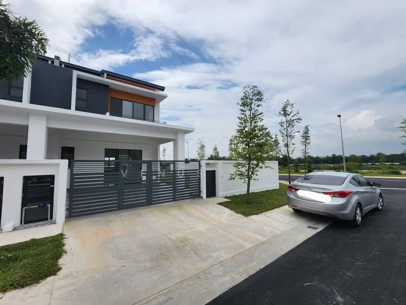 2-storey Terraced House for Sale in Bandar Rimbayu (Telok Panglima Garang) - Venus Sim - Exterior - PropertyGuru.com.my