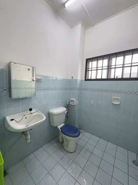2-storey Terraced House for Sale in Bandar Putra (Kulai) - NG ZEN XI - Bathroom - PropertyGuru.com.my