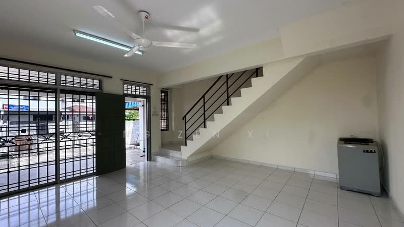 2-storey Terraced House for Sale in Bukit Indah (Iskandar Puteri (Nusajaya)) - NG ZEN XI - Living Room - PropertyGuru.com.my