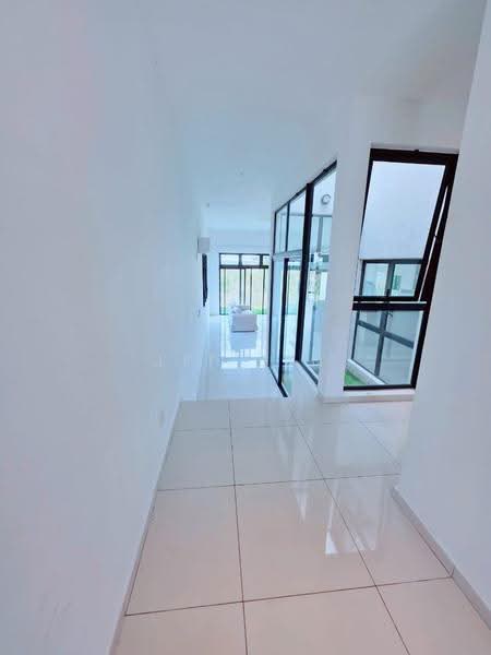 Rumah Teres untuk Disewa di Iskandar Puteri (Nusajaya) (Johor) - Jit Sin Cheah - Corridor - PropertyGuru.com.my