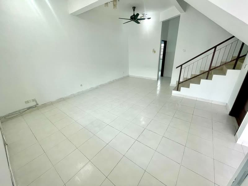 2-storey Terraced House for Sale in Bandar Teknologi Kajang (Kajang) - Azli Ibrahim - Living Room - PropertyGuru.com.my