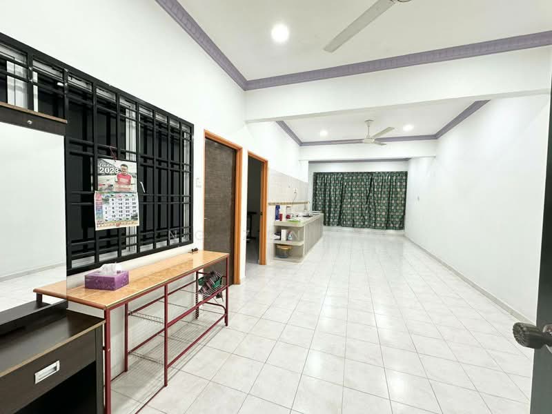 Kedai / Pejabat untuk Dijual di Taman Senai Utama (Kulai) - NG ZEN XI - Living Room - PropertyGuru.com.my