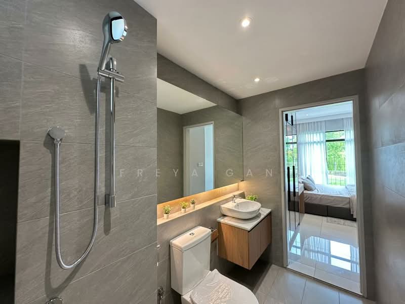 Servis Apartment untuk Dijual di Topaz @ Crest@Austin - Freya Gan - Bathroom - PropertyGuru.com.my