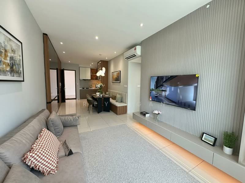 Servis Apartment untuk Dijual di Topaz @ Crest@Austin - Freya Gan - Living Room - PropertyGuru.com.my