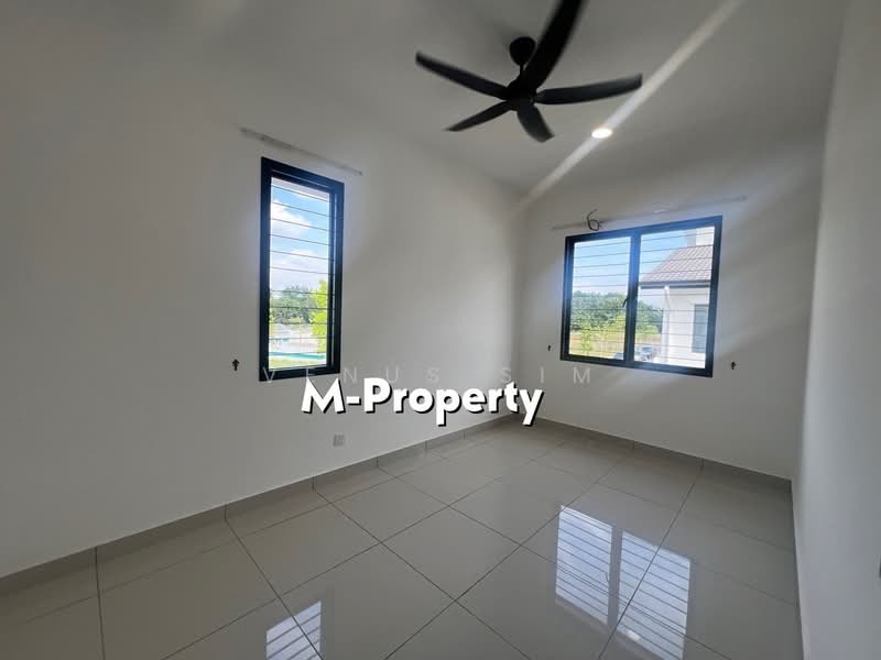 Rumah Teres 2 Tingkat untuk Disewa di Bandar Rimbayu (Telok Panglima Garang) - Venus Sim - Bedroom - PropertyGuru.com.my