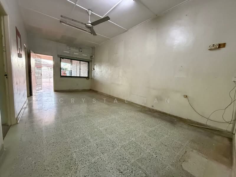 Tanah Komersial untuk Disewa di Taman Abad (Johor Bahru) - Crystal Tan - Living Room - PropertyGuru.com.my