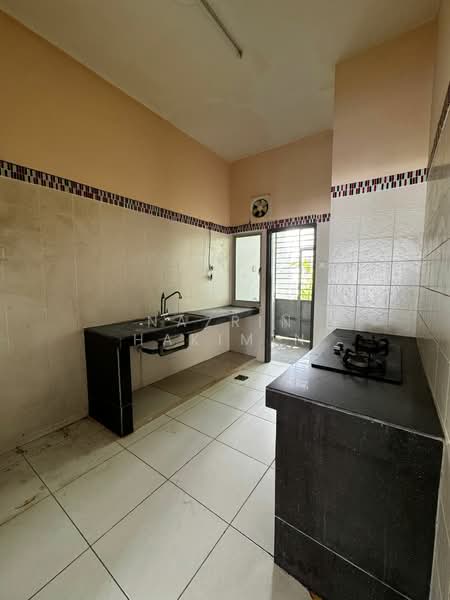 Rumah Teres 2-Tingkat untuk Dijual di Bandar Tasik Puteri (Rawang) - Nazrin Hakimin - Kitchen - PropertyGuru.com.my