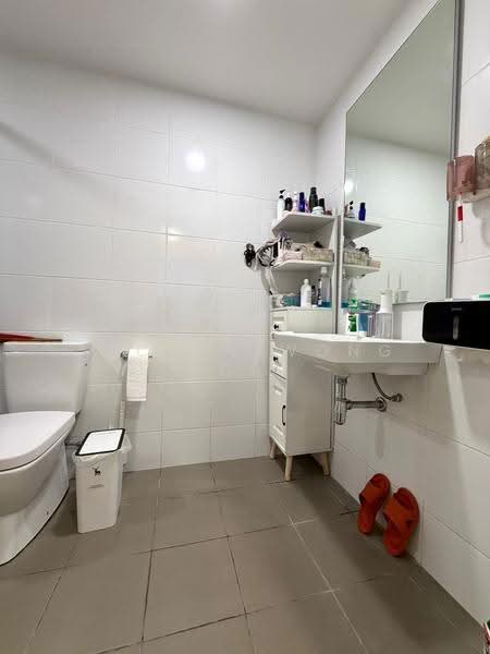 Service Residence for Sale at Parc 3 - Vickky Wong CF - Bathroom - PropertyGuru.com.my