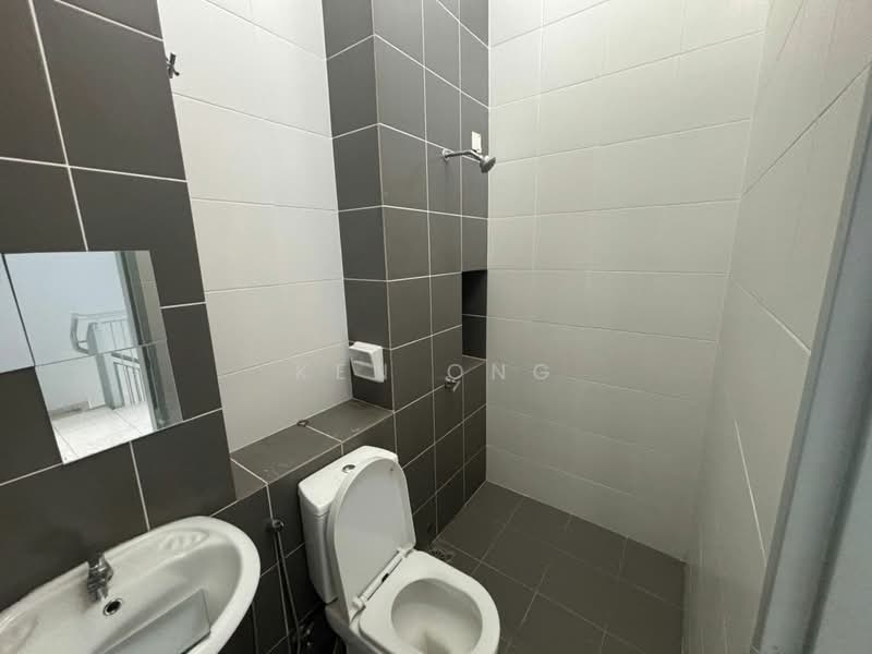 2-storey Terraced House for Sale in Setia Alam (Selangor) - Ken Ong - Bathroom - PropertyGuru.com.my