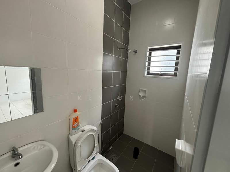 2-storey Terraced House for Sale in Setia Alam (Selangor) - Ken Ong - Bathroom - PropertyGuru.com.my