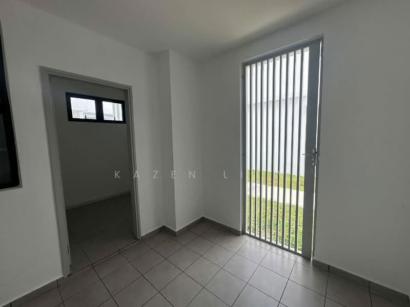 Rumah Teres 2 Tingkat untuk Dijual di Petaling Jaya (Selangor) - Kazen Liew - Entrance - PropertyGuru.com.my