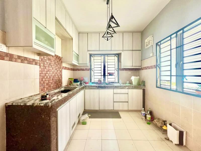 Rumah Banglo untuk Dijual di Shah Alam (Selangor) - Noraini Dahan - Kitchen - PropertyGuru.com.my