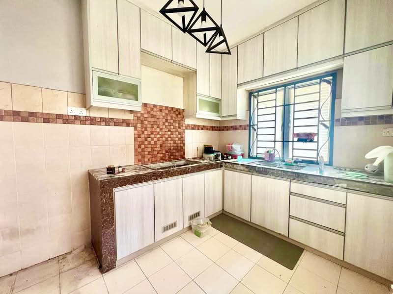 Rumah Banglo untuk Dijual di Shah Alam (Selangor) - Noraini Dahan - Kitchen - PropertyGuru.com.my