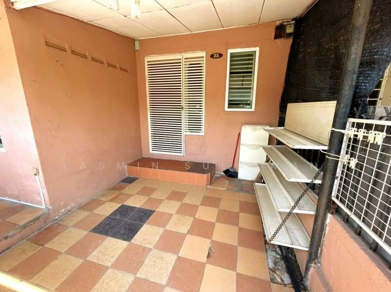 1-storey Terraced House for Sale in Taman Salak Jaya (Salak South) - Yasmin Sulaiman - Exterior - PropertyGuru.com.my