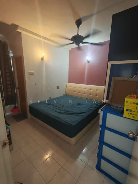 Pangsapuri untuk Dijual di Relau Vista Apartment - Kelvin Tan - Bedroom - PropertyGuru.com.my