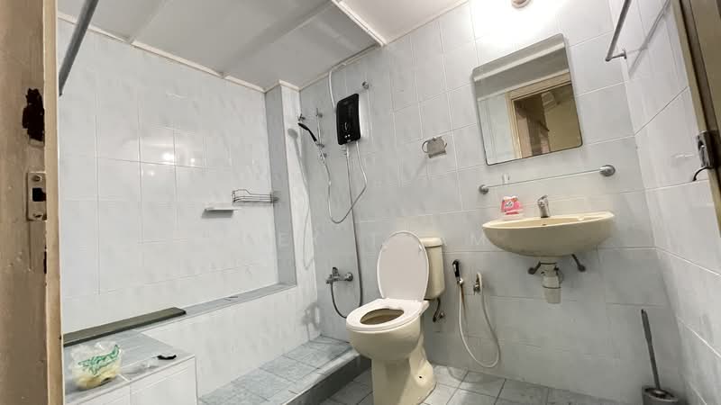 2-storey Terraced House for Rent in Taman Seputeh (Seputeh) - Alex Tham - Bathroom - PropertyGuru.com.my