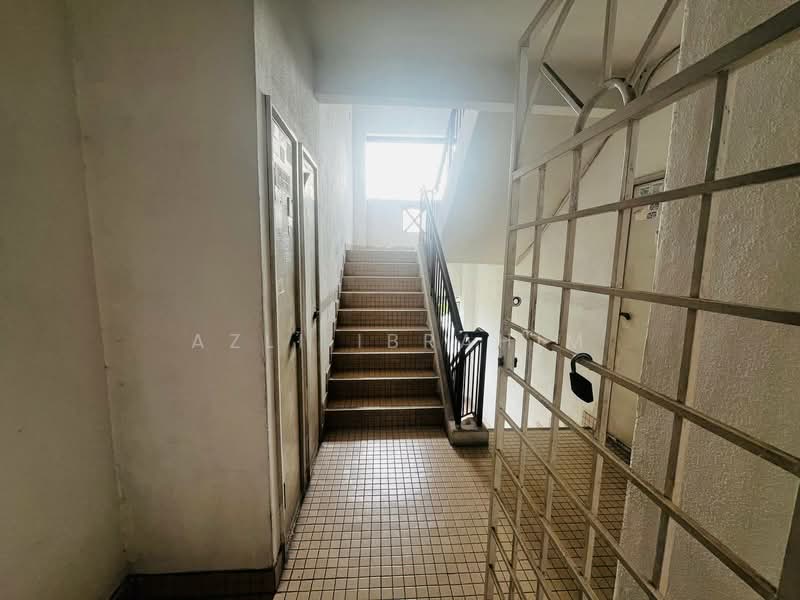 Pangsapuri untuk Dijual di Kenari Apartment - Azli Ibrahim - Entrance - PropertyGuru.com.my