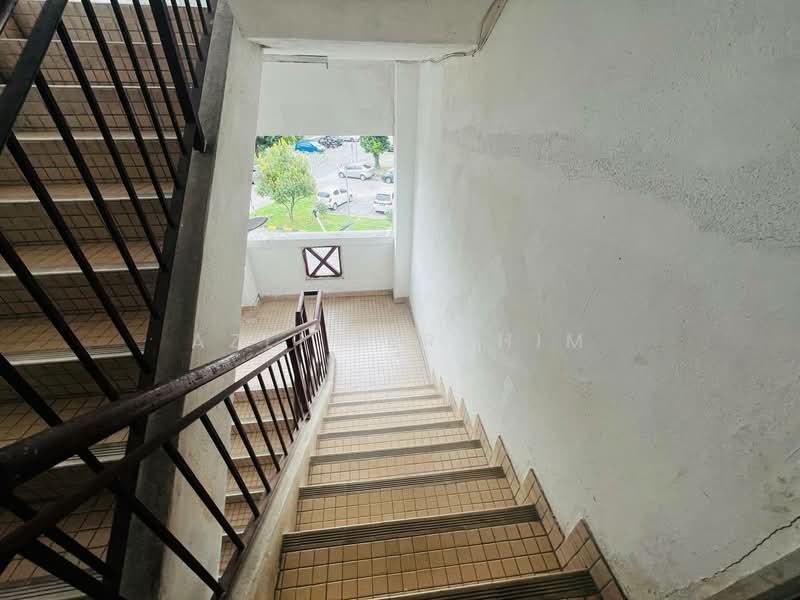 Pangsapuri untuk Dijual di Kenari Apartment - Azli Ibrahim - Corridor - PropertyGuru.com.my