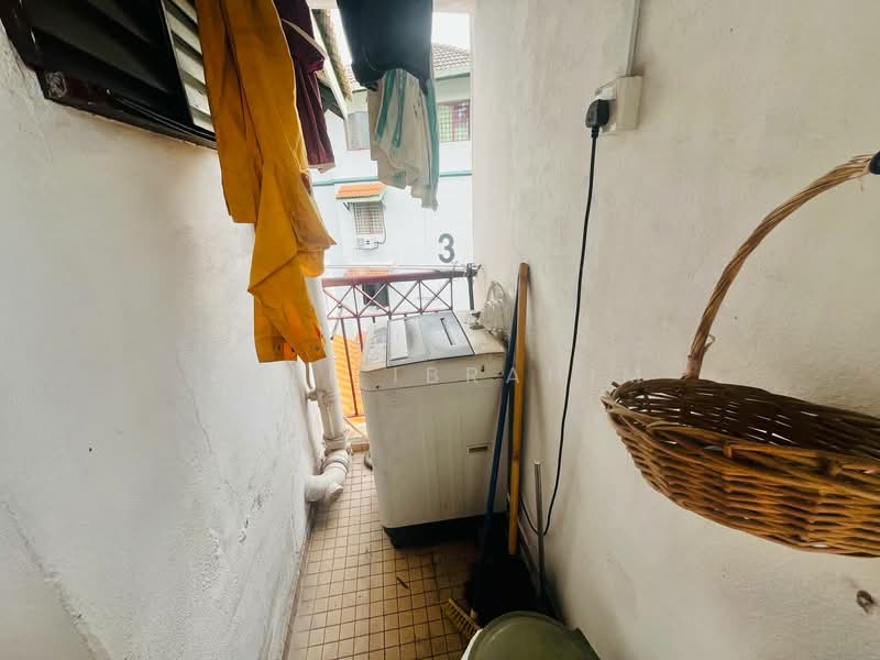 Pangsapuri untuk Dijual di Kenari Apartment - Azli Ibrahim - Balcony - PropertyGuru.com.my