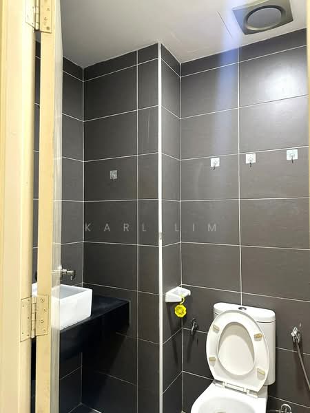 Servis Apartment untuk Dijual di KSL Residence @ Daya - Karl Lim - Bathroom - PropertyGuru.com.my