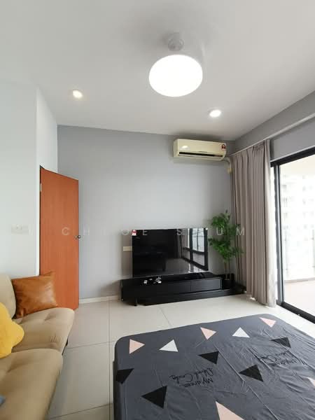 Condominium for Rent at Bay Laurel @ Country Garden Danga Bay - Chloe Shum - Living Room - PropertyGuru.com.my