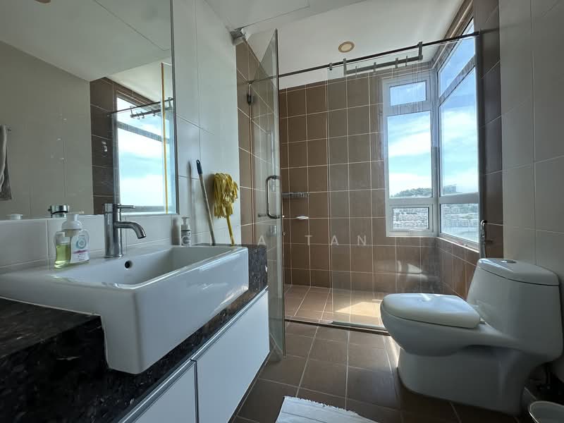 Condominium for Sale at 10 Island Resort - Gina Tan - Bathroom - PropertyGuru.com.my