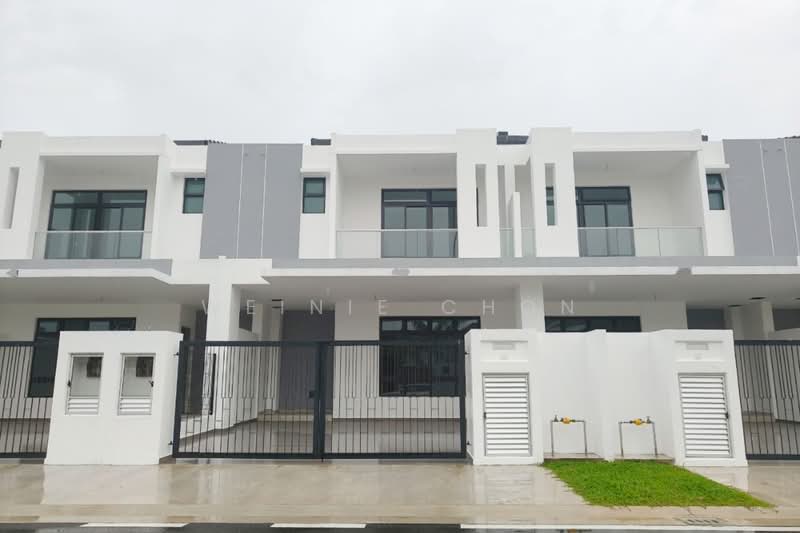 Rumah Teres 2 Tingkat untuk Dijual di Bandar Putra (Kulai) - Weinie Chon - PropertyGuru.com.my