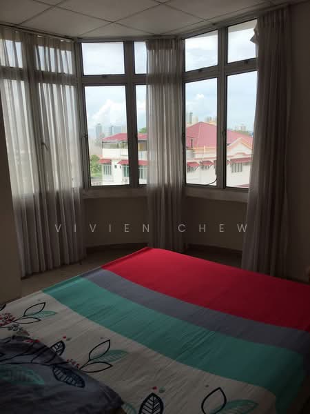 Kondominium untuk Dijual di Leisure Bay Condominium - Vivien Chew - Bedroom - PropertyGuru.com.my
