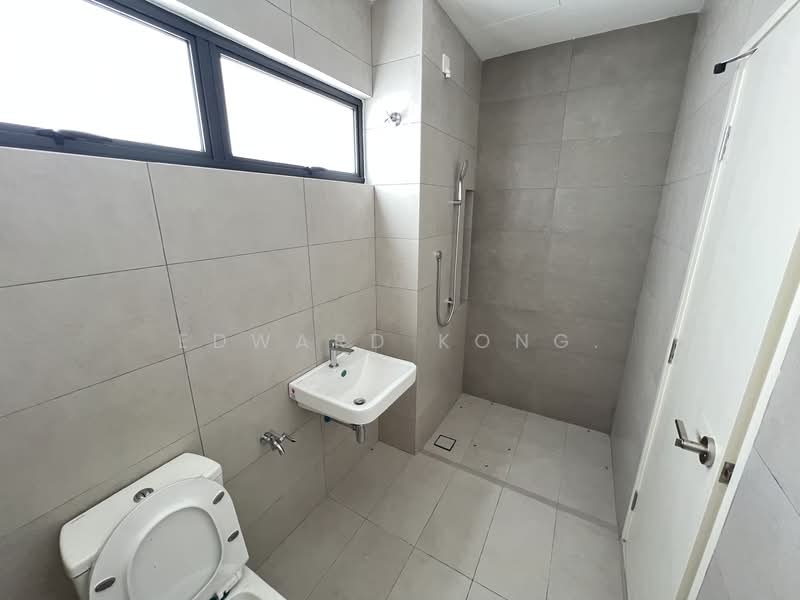 Rumah Teres 2 Tingkat untuk Disewa di Taman Scientex Rawang (Rawang) - Edward Kong. - Bathroom - PropertyGuru.com.my
