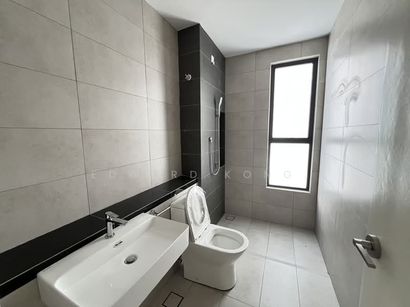Rumah Teres 2 Tingkat untuk Disewa di Taman Scientex Rawang (Rawang) - Edward Kong. - Bathroom - PropertyGuru.com.my