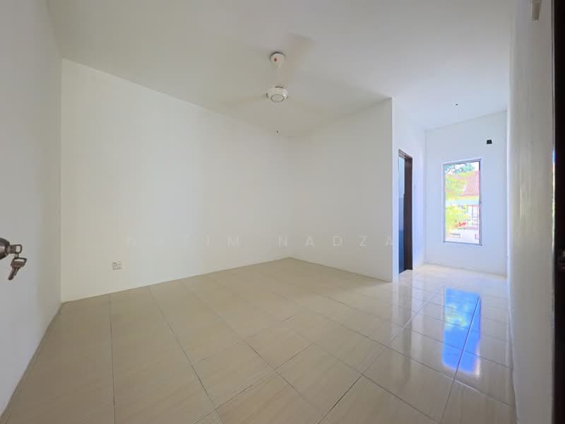 Semi-Detached House for Sale in Bandar Baru Salak Tinggi (Sepang) - Nazim Nadzar - PropertyGuru.com.my