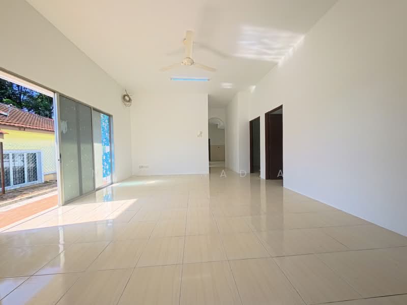 Semi-Detached House for Sale in Bandar Baru Salak Tinggi (Sepang) - Nazim Nadzar - PropertyGuru.com.my