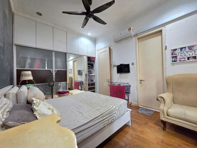 Semi-Detached House for Sale in Seksyen 7 (Bangi) - Fazri Omar - Bedroom - PropertyGuru.com.my