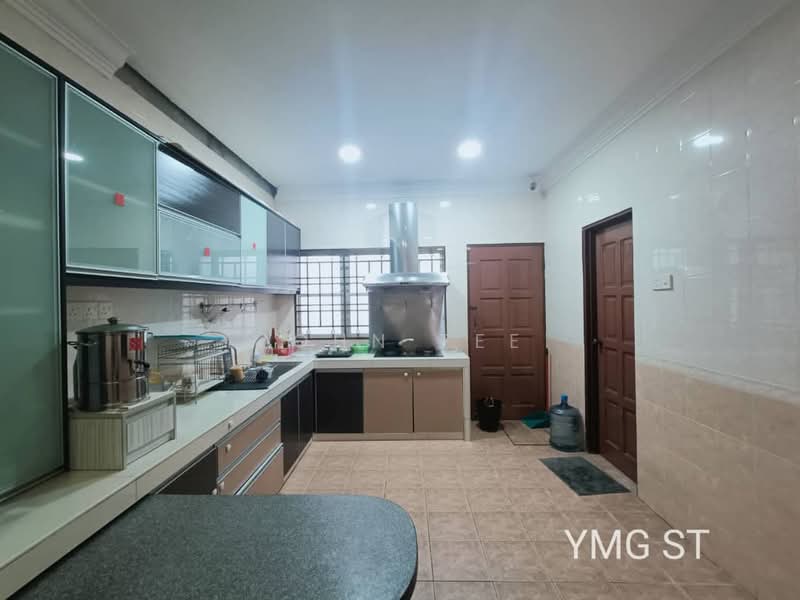 Rumah Teres 2 Tingkat untuk Dijual di Taman Bayu Emas (Klang) - John Tee - Kitchen - PropertyGuru.com.my