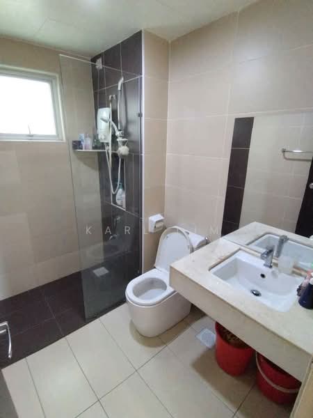 Service Residence for Sale at D'Tasek Residences (Tasek Impian) - Karl Lim - Bathroom - PropertyGuru.com.my