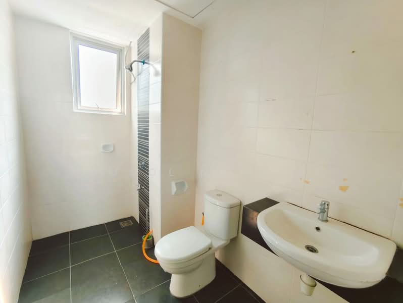 Apartment for Sale at Putra 1 - Kamsol Mascuri - Bathroom - PropertyGuru.com.my