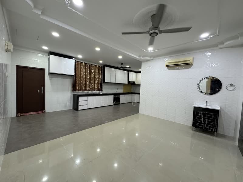 Semi-Detached House for Sale in Karak (Pahang) - Harry Chin - Kitchen - PropertyGuru.com.my