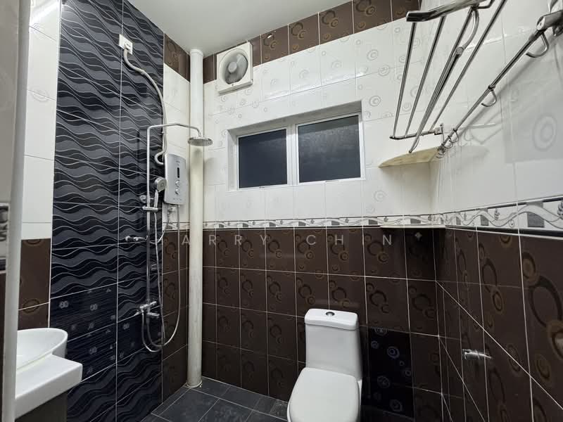 Semi-Detached House for Sale in Karak (Pahang) - Harry Chin - Bathroom - PropertyGuru.com.my