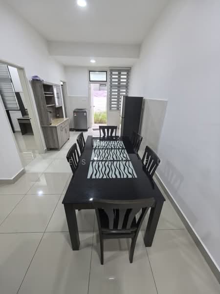 Rumah Teres 2 Tingkat untuk Disewa di Semenyih (Selangor) - Wesley Fu - Dining Room - PropertyGuru.com.my