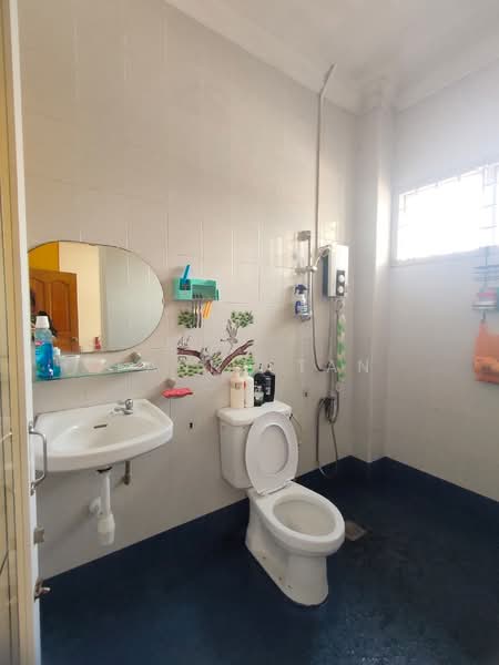 2-storey Terraced House for Sale in Taman Puteri Wangsa (Ulu Tiram) - Fanny Tan - Bathroom - PropertyGuru.com.my